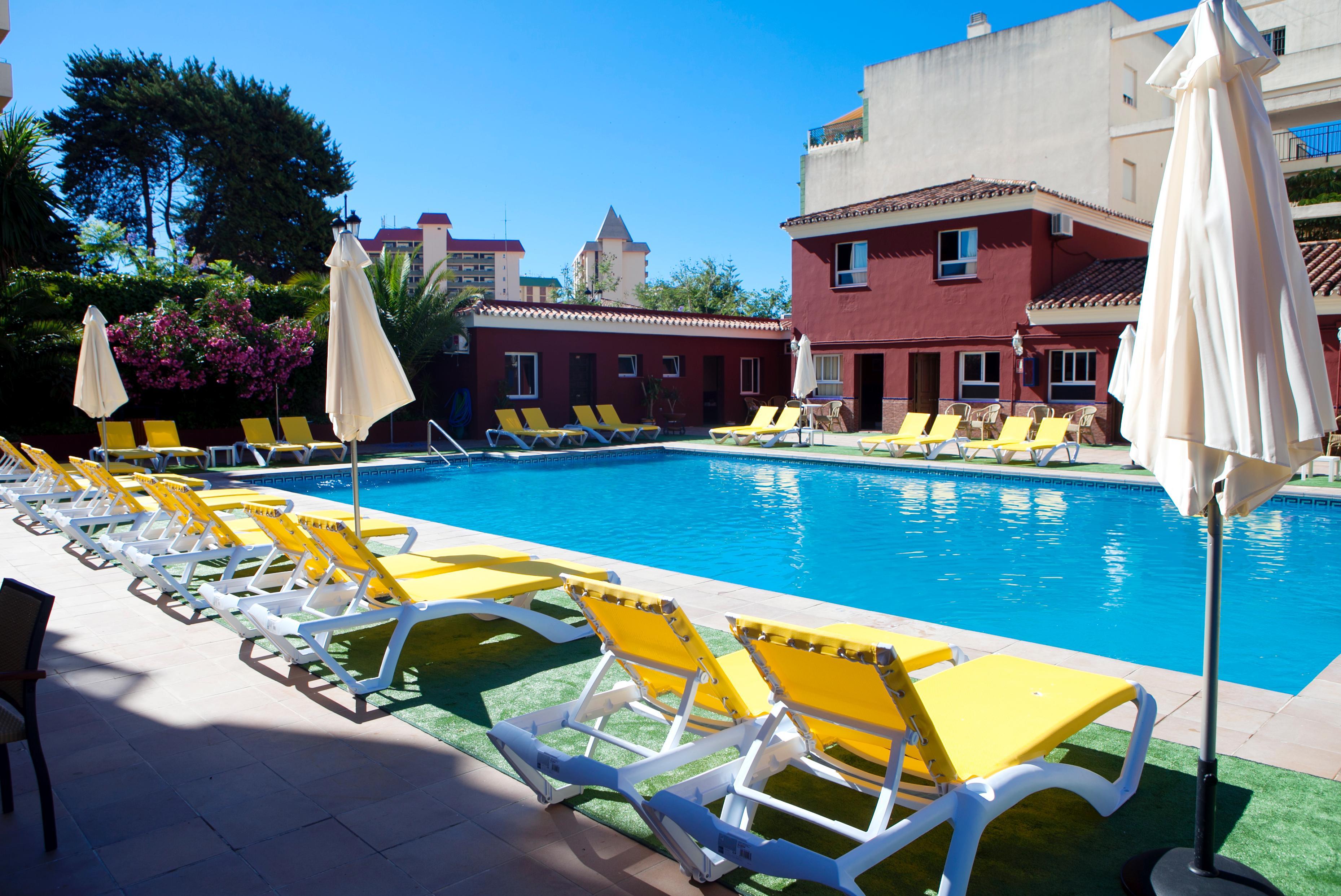 Moon Dreams Fuengirola Hotel Bagian luar foto