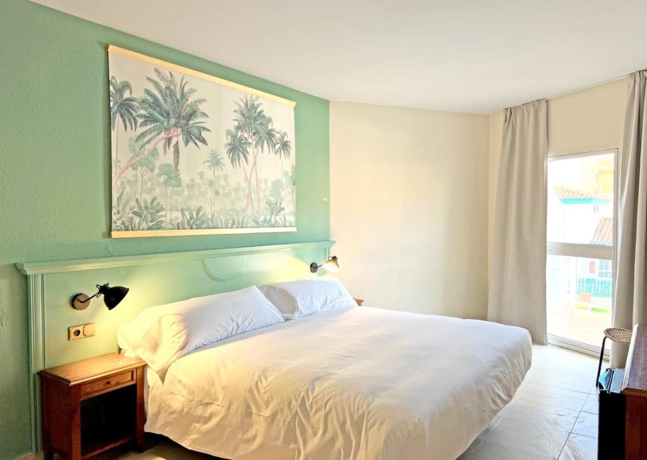 Moon Dreams Fuengirola Hotel Bagian luar foto