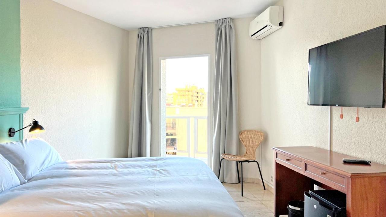 Moon Dreams Fuengirola Hotel Bagian luar foto