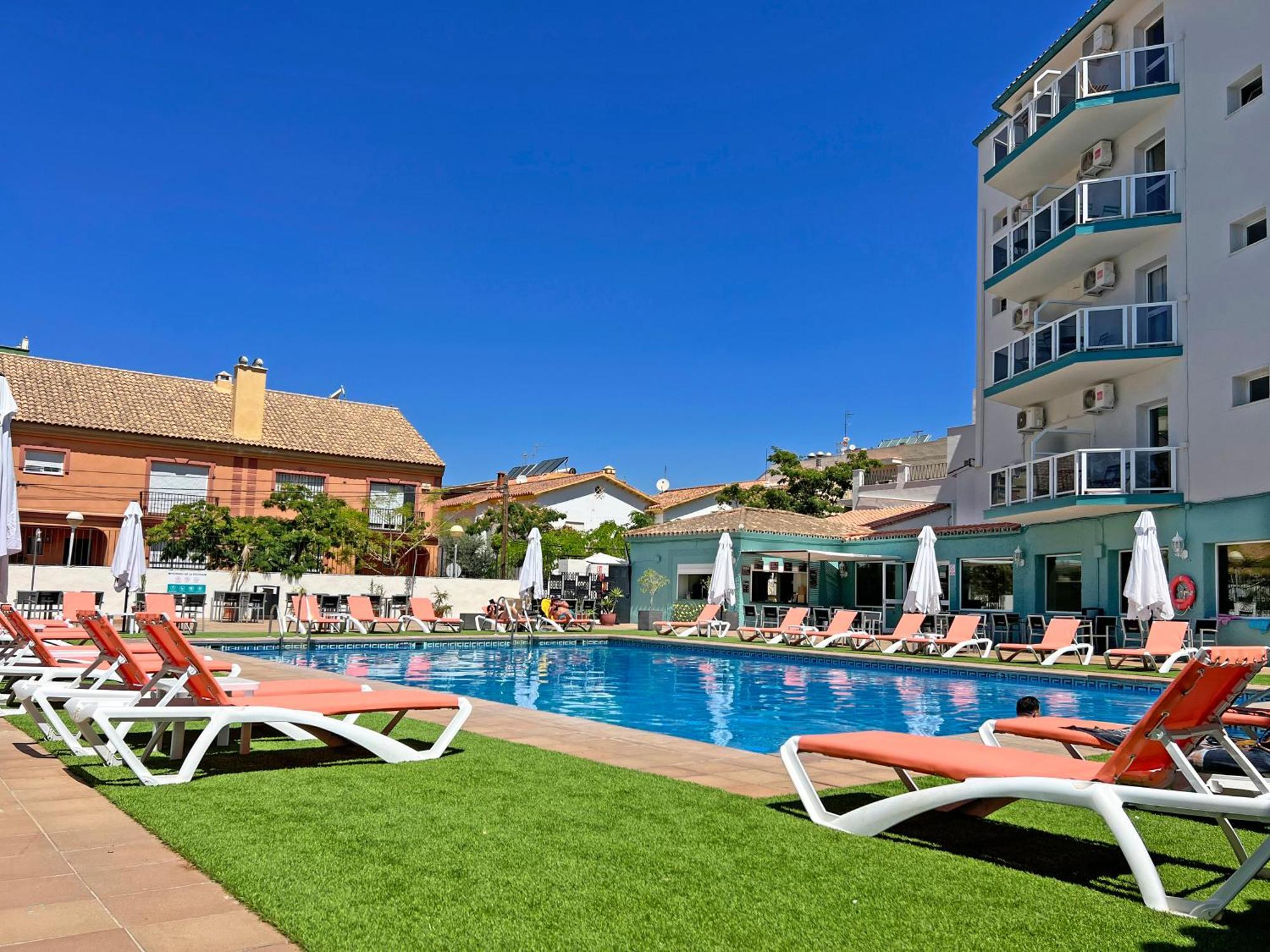Moon Dreams Fuengirola Hotel Bagian luar foto