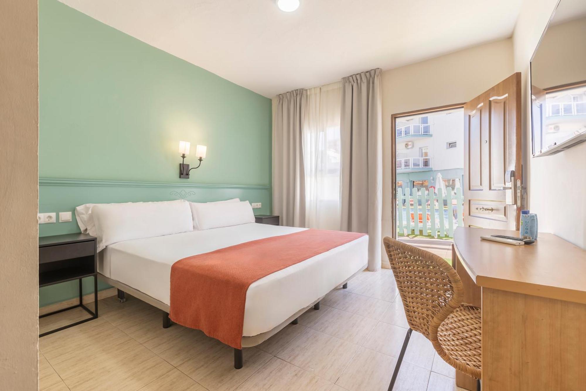 Moon Dreams Fuengirola Hotel Bagian luar foto